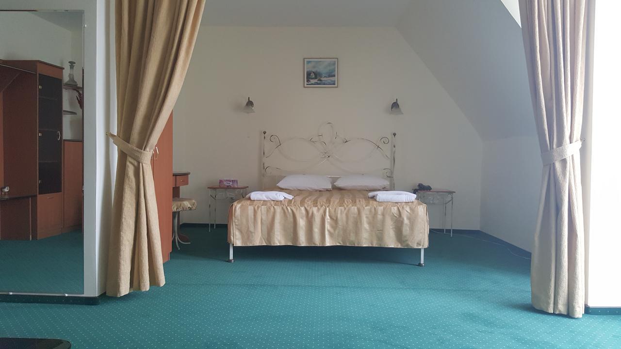 Hotel Melody 오라데아 외부 사진